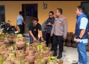 Gagalkan Sebanyak 806 Tabung Gas Elpiji Subsidi 3 Kilogram ,Ditpolairud  Polda Sultra Menyita Lima Unit Kapal.