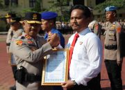 Kapolda Sultra Beri Reward Bagi Personel Berprestasi