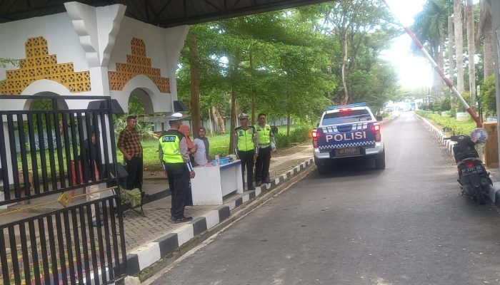 Ditlantas Polda Sultra Intensifkan Pengamanan dan Pengaturan Lalu Lintas di Pantai Nambo